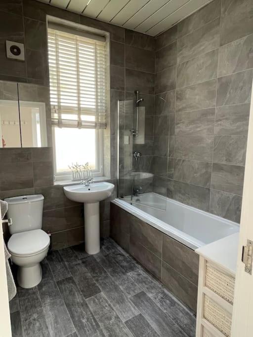 One Bedroom Apartment In The Centre Of Llandudno Exterior foto